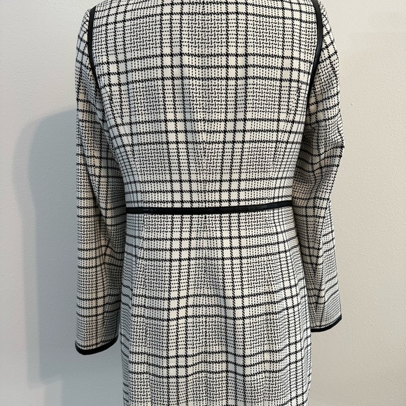 White House Black Market Black and White Plaid Blazer - Picture 5 of 5